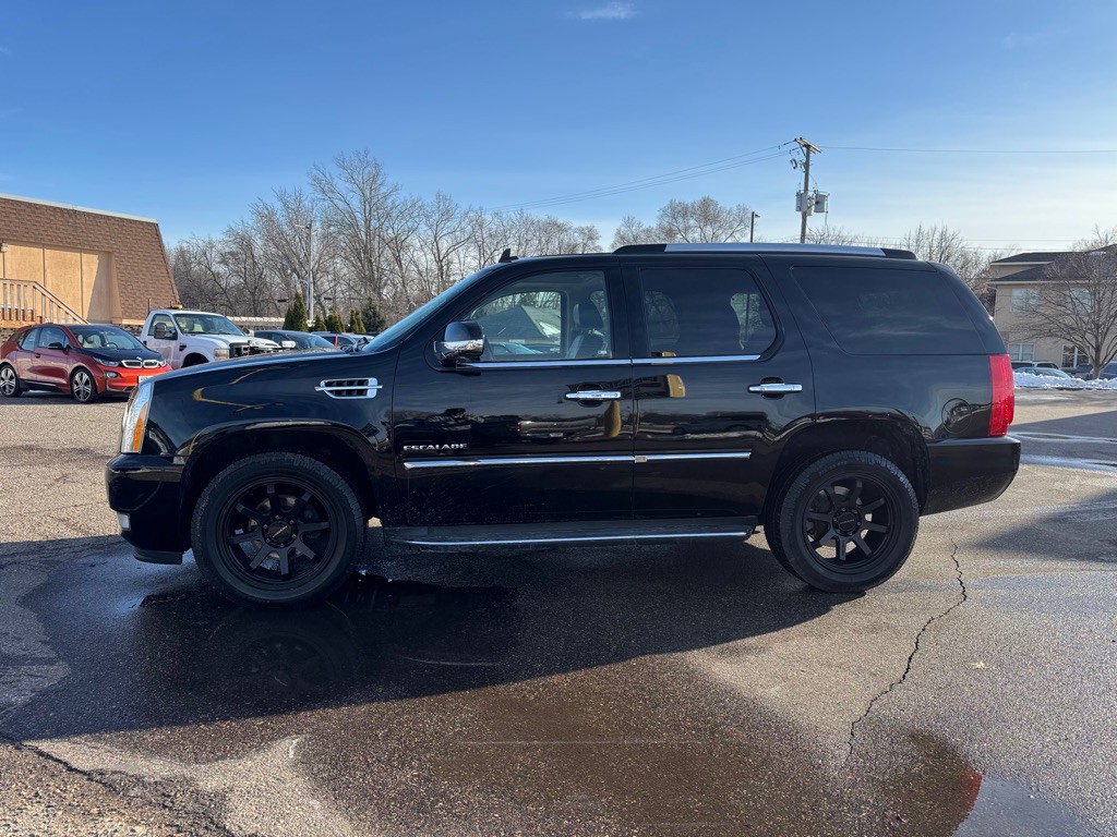 2011 Cadillac Escalade Image 9