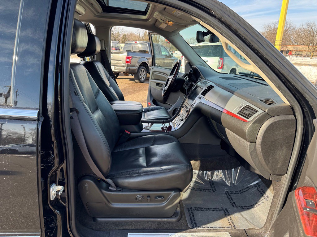 2011 Cadillac Escalade Image 29