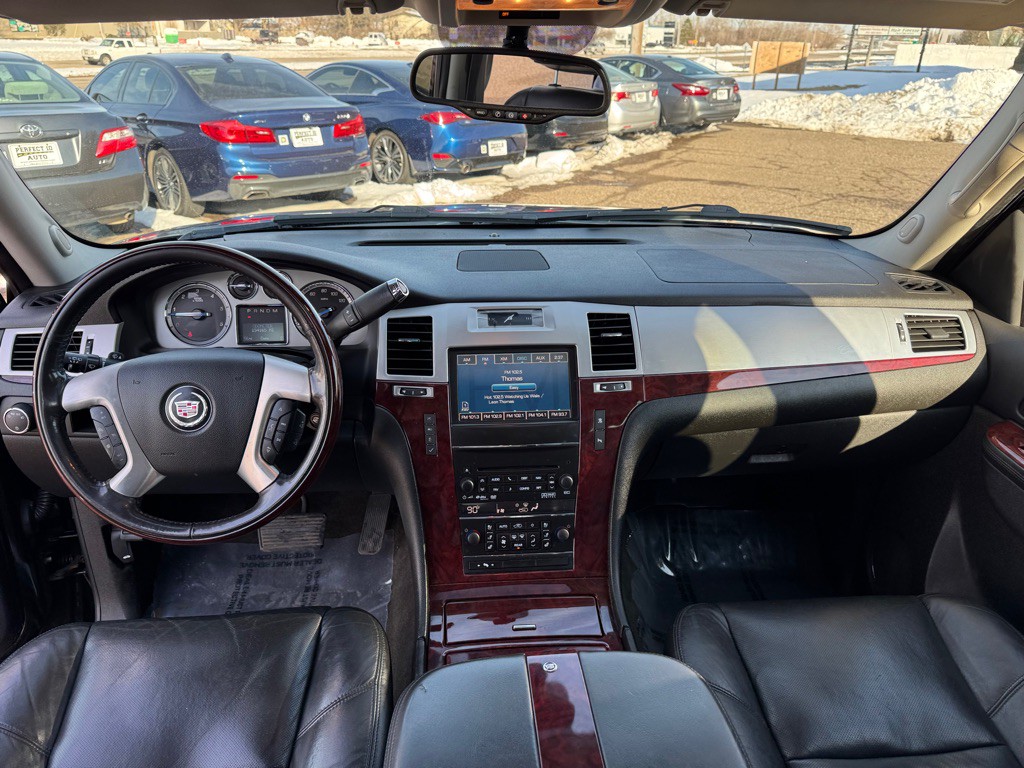 2011 Cadillac Escalade Image 35