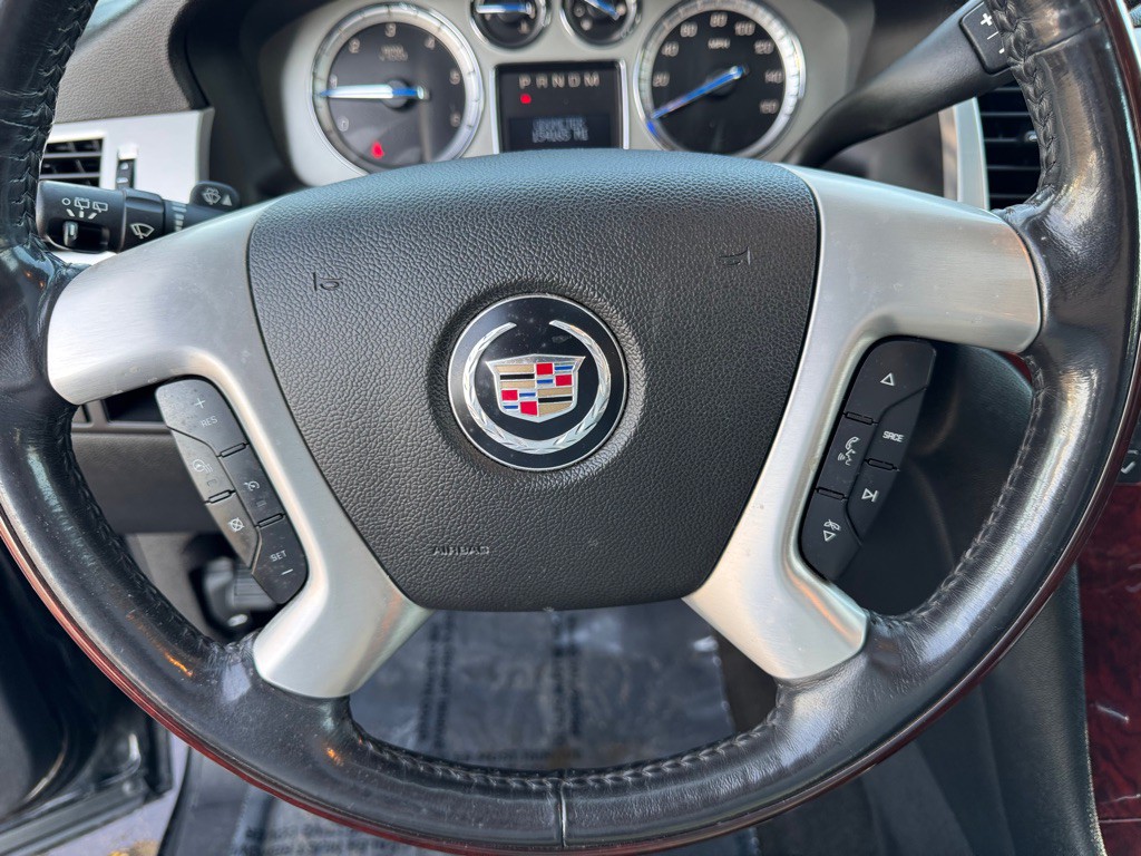 2011 Cadillac Escalade Image 43