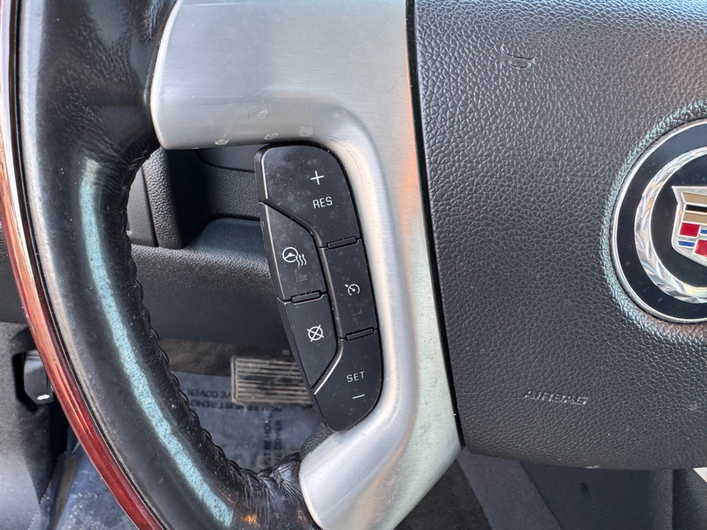 2011 Cadillac Escalade Image 44