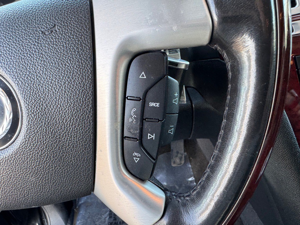 2011 Cadillac Escalade Image 46