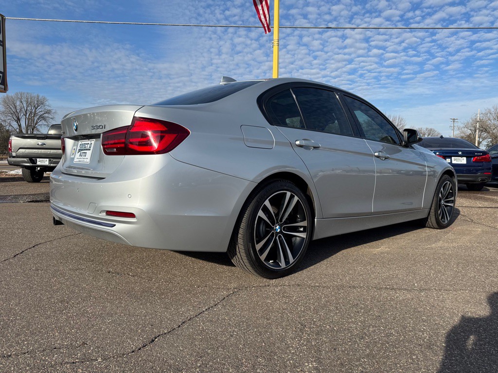 2018 BMW 3 Series Image 4