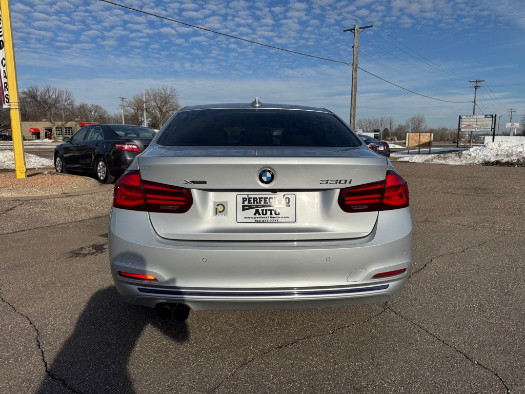 2018 BMW 3 Series Image 6