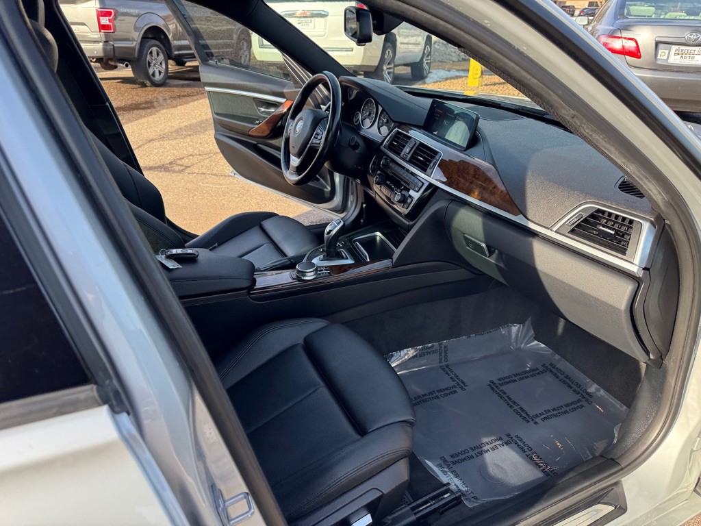 2018 BMW 3 Series Image 28