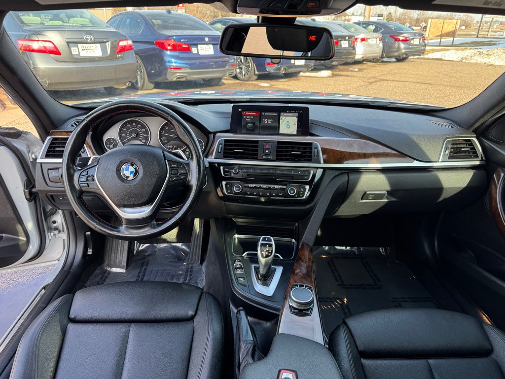 2018 BMW 3 Series Image 31