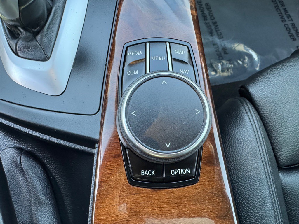 2018 BMW 3 Series Image 37