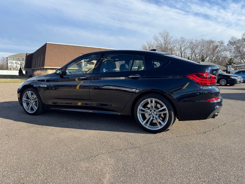 2017 BMW 5 Series Image 8