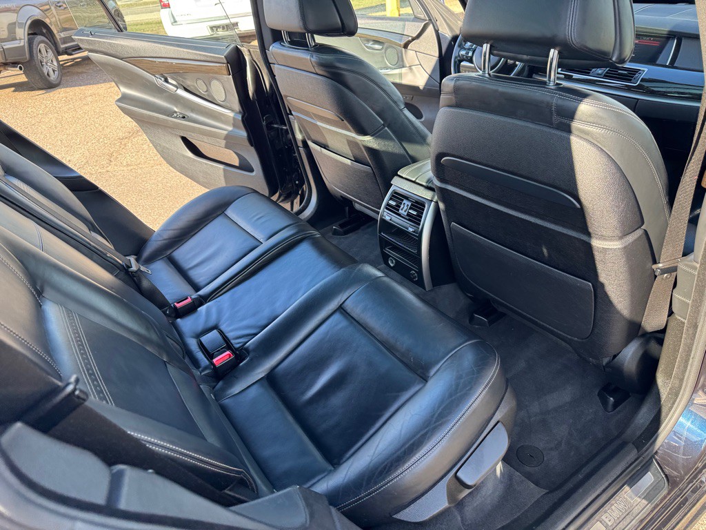 2017 BMW 5 Series Image 26