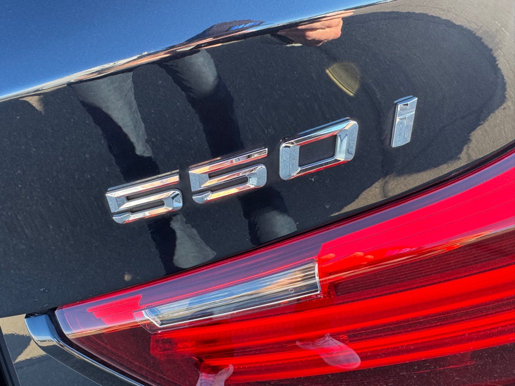 2017 BMW 5 Series Image 34
