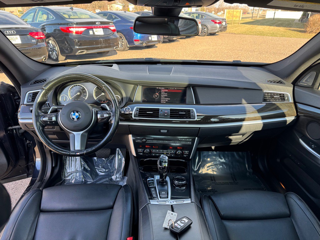 2017 BMW 5 Series Image 37