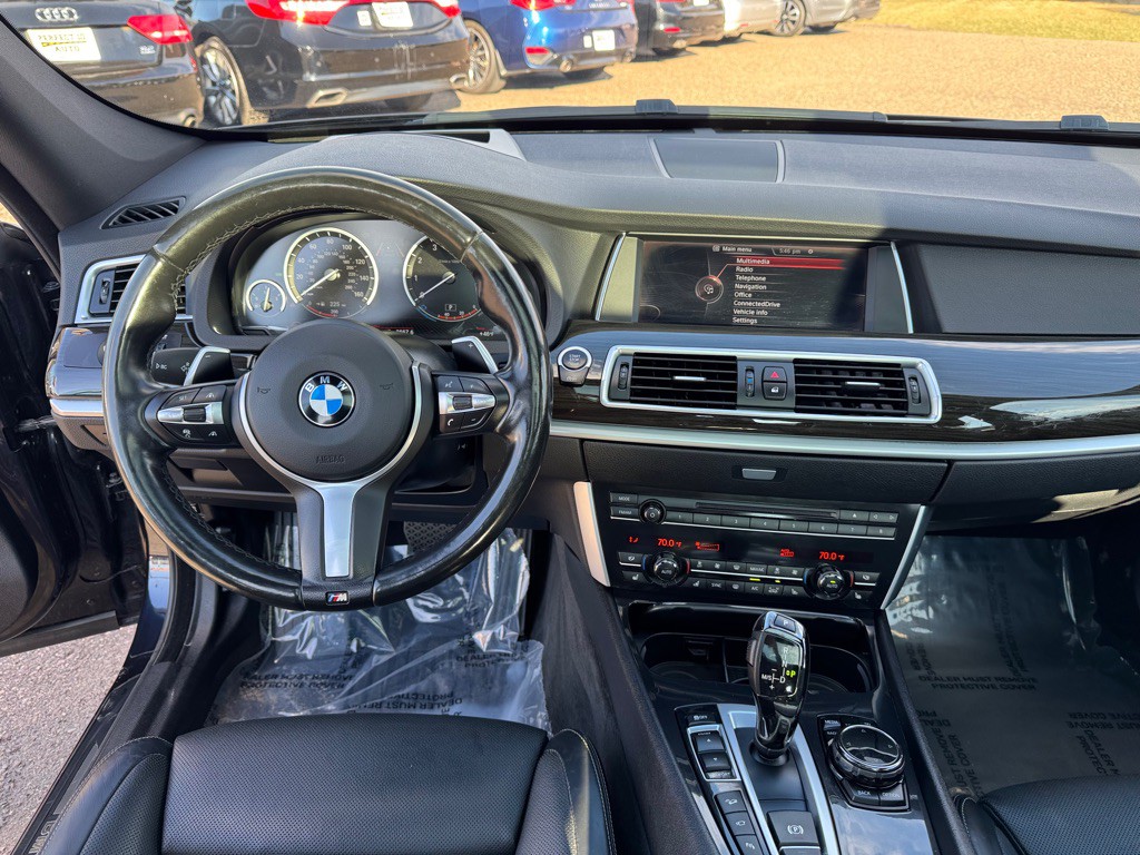 2017 BMW 5 Series Image 38