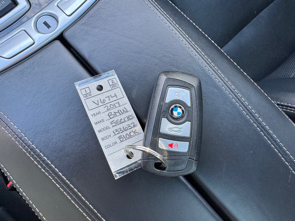 2017 BMW 5 Series Image 40