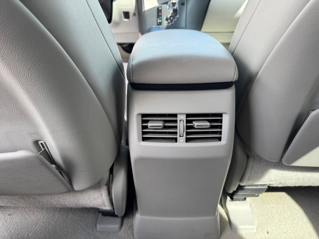 2011 Lexus RX 350 Image 31