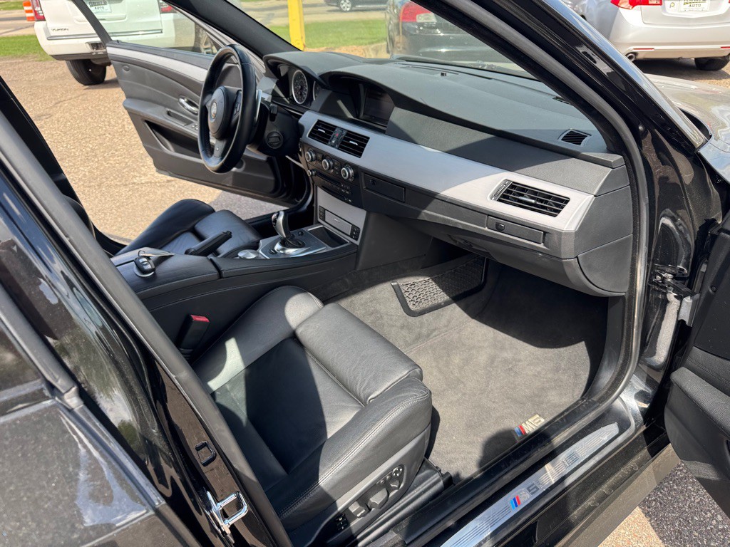 2008 BMW M5 Image 24