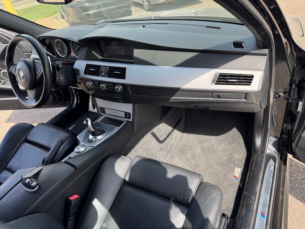 2008 BMW M5 Image 25