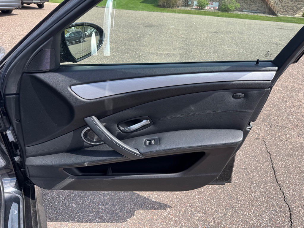2008 BMW M5 Image 26