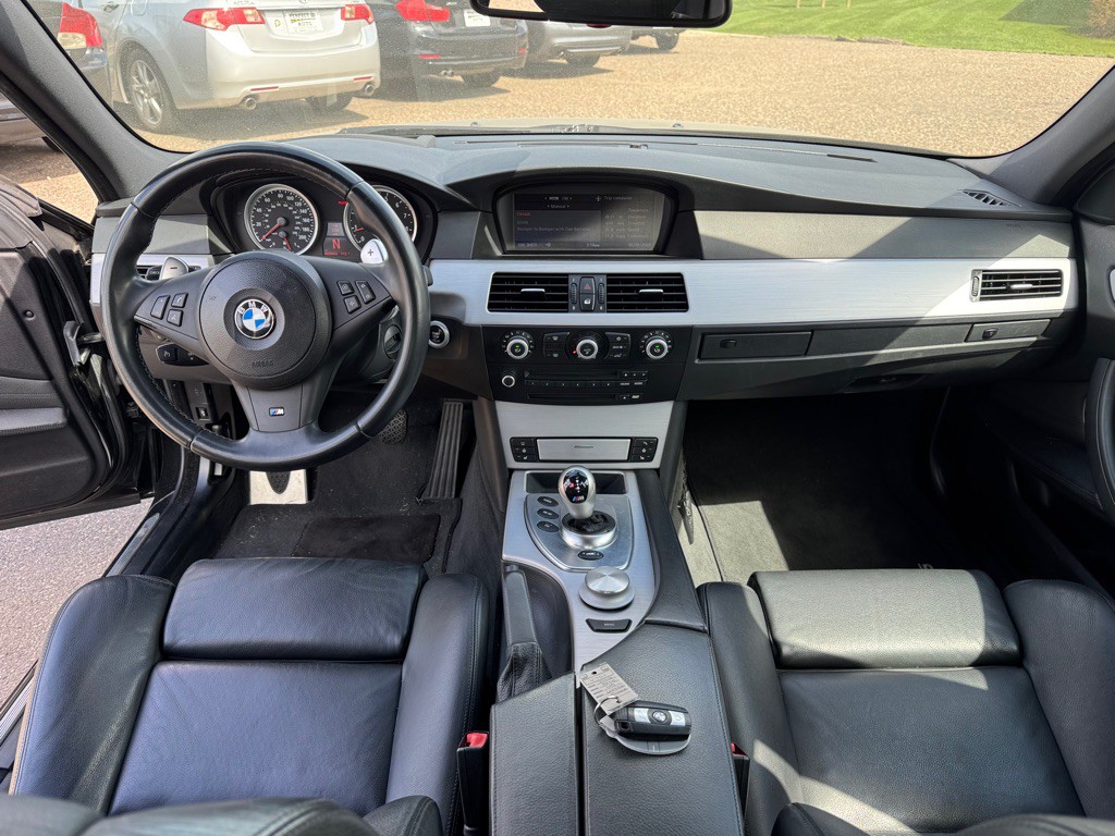 2008 BMW M5 Image 28