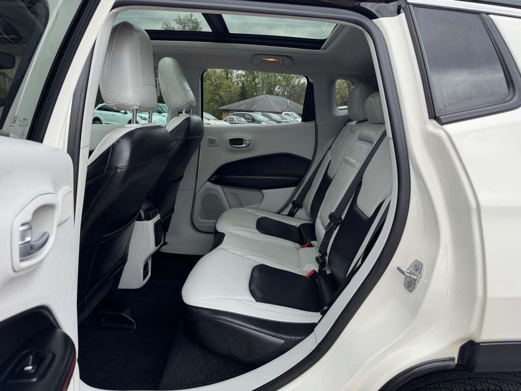 2018 Jeep Compass Image 19