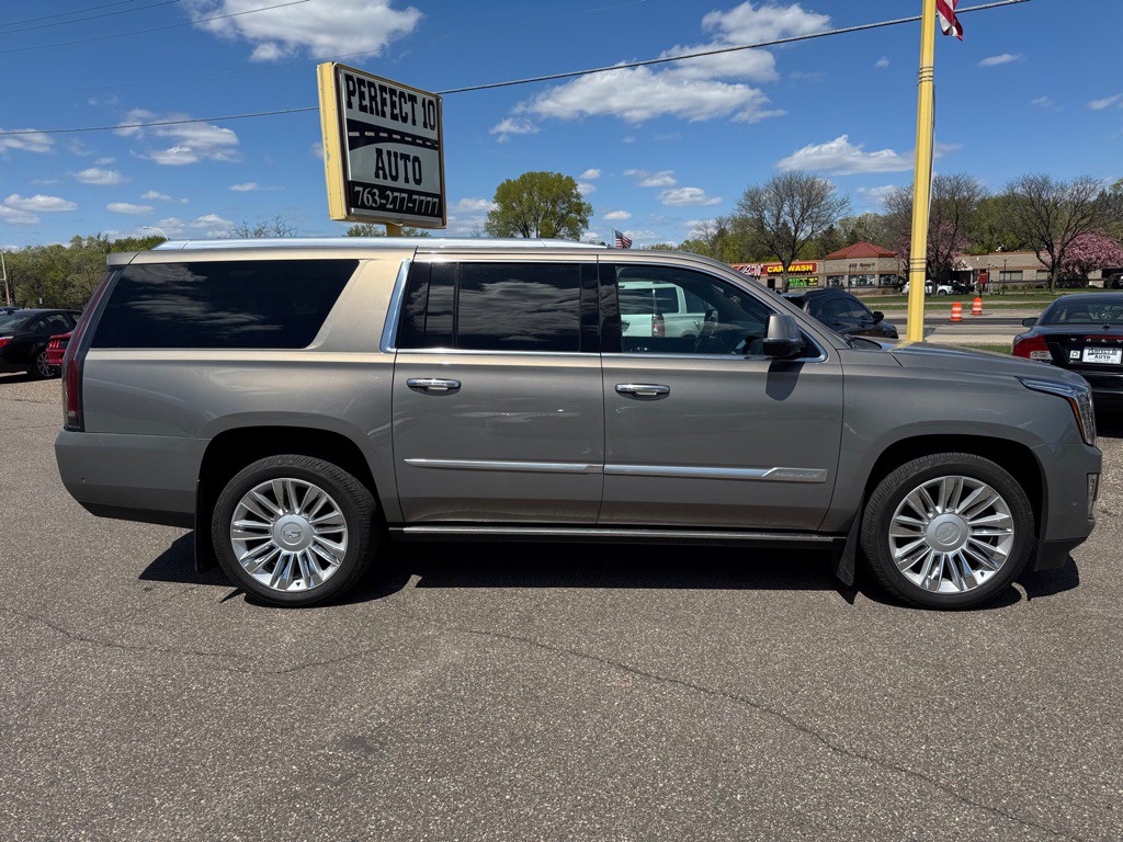 2019 Cadillac Escalade Image 3