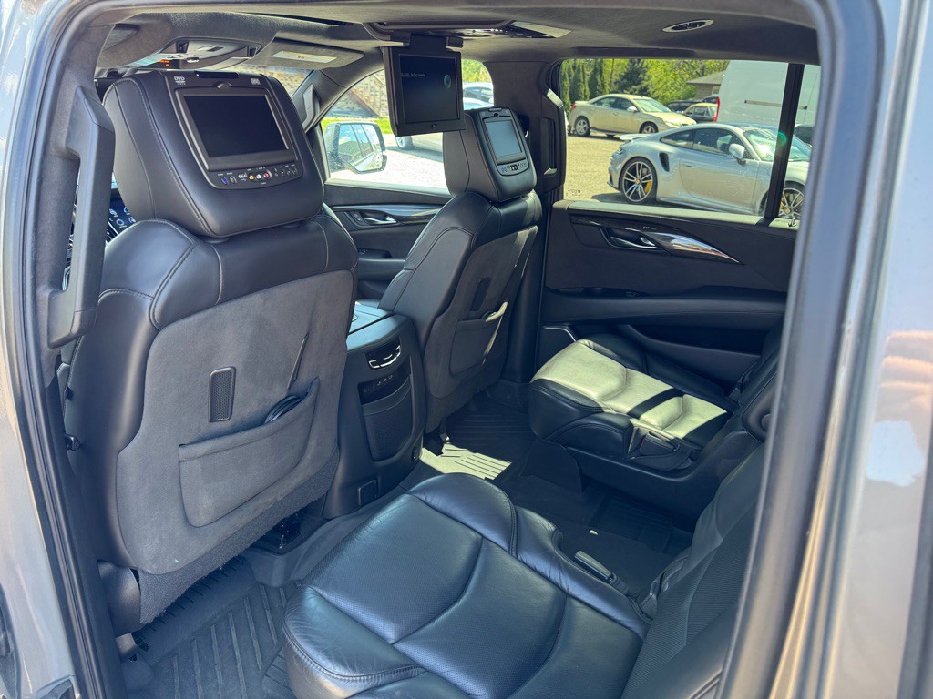 2019 Cadillac Escalade Image 21