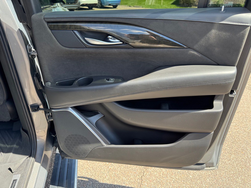 2019 Cadillac Escalade Image 29