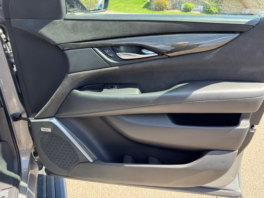 2019 Cadillac Escalade Image 33