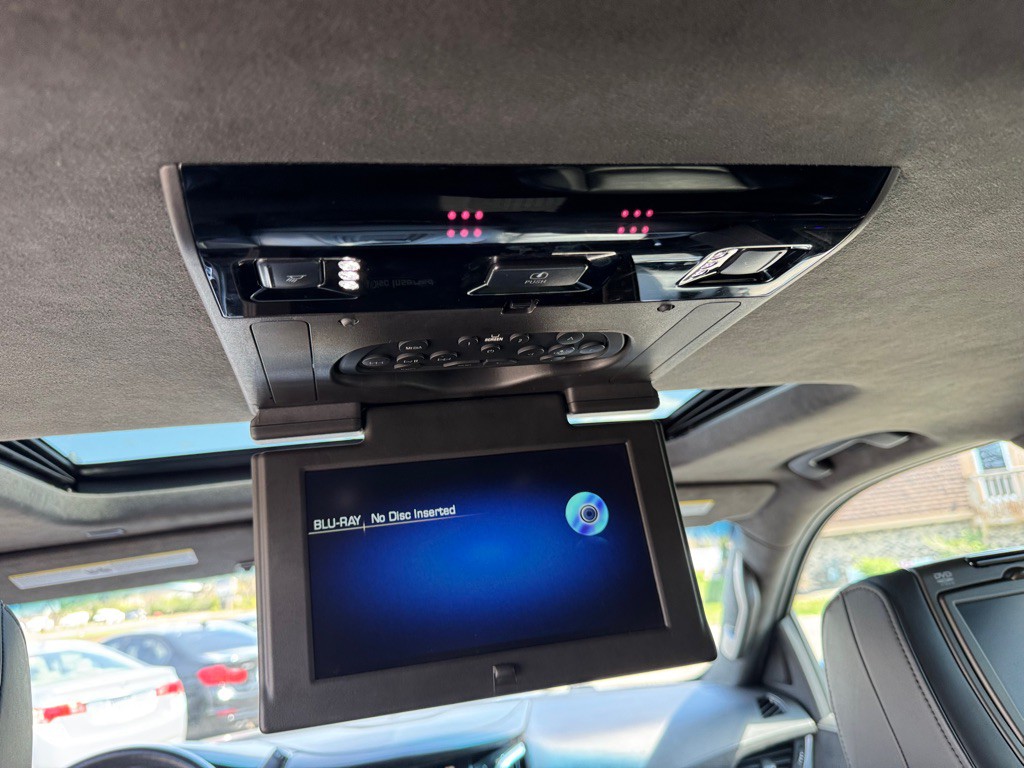2019 Cadillac Escalade Image 35
