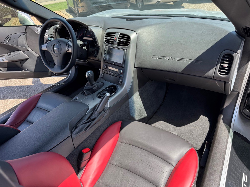 2007 Chevrolet Corvette Image 25