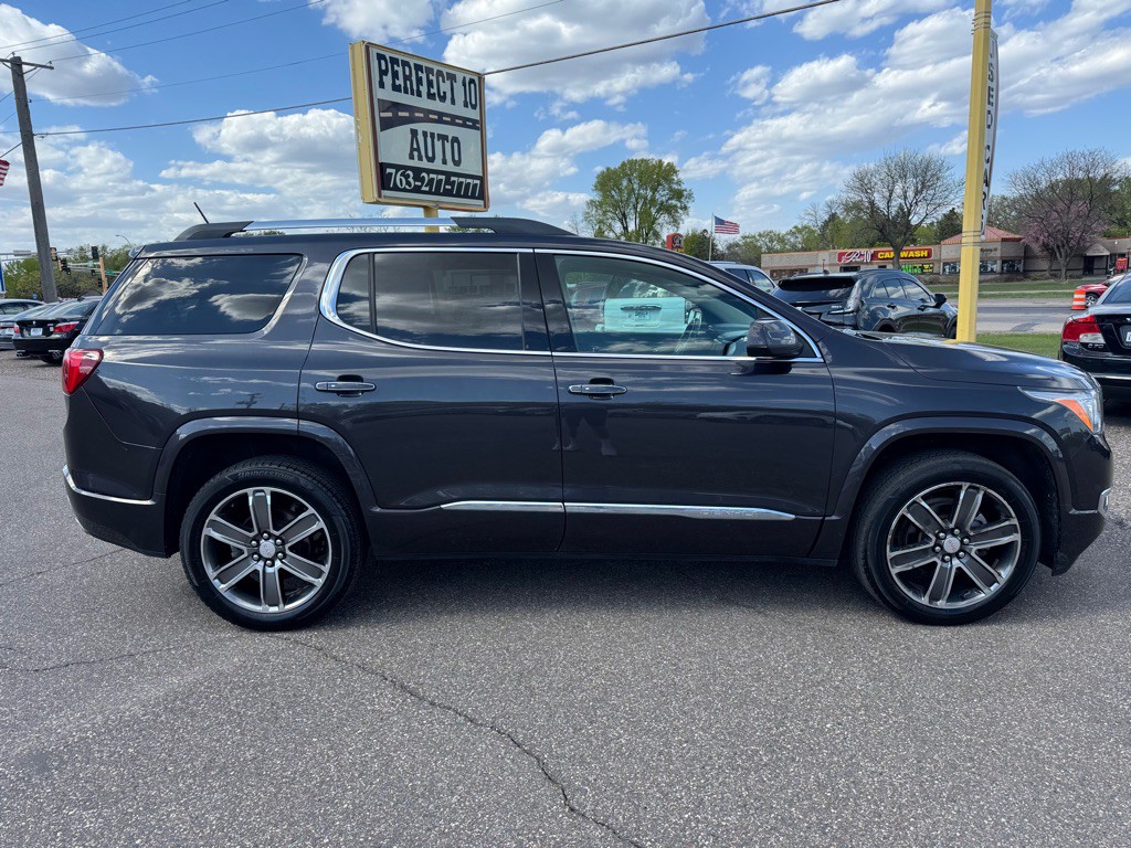 2017 GMC Acadia Image 3