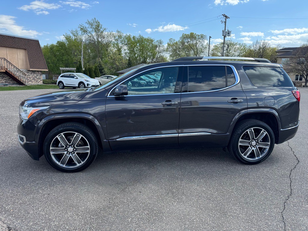2017 GMC Acadia Image 9