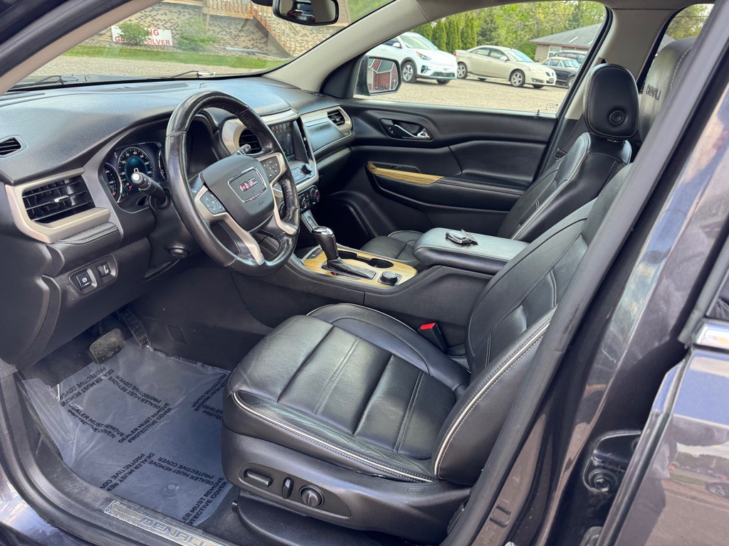 2017 GMC Acadia Image 14