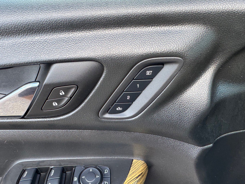 2017 GMC Acadia Image 17