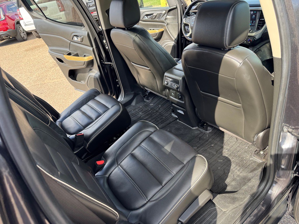 2017 GMC Acadia Image 28