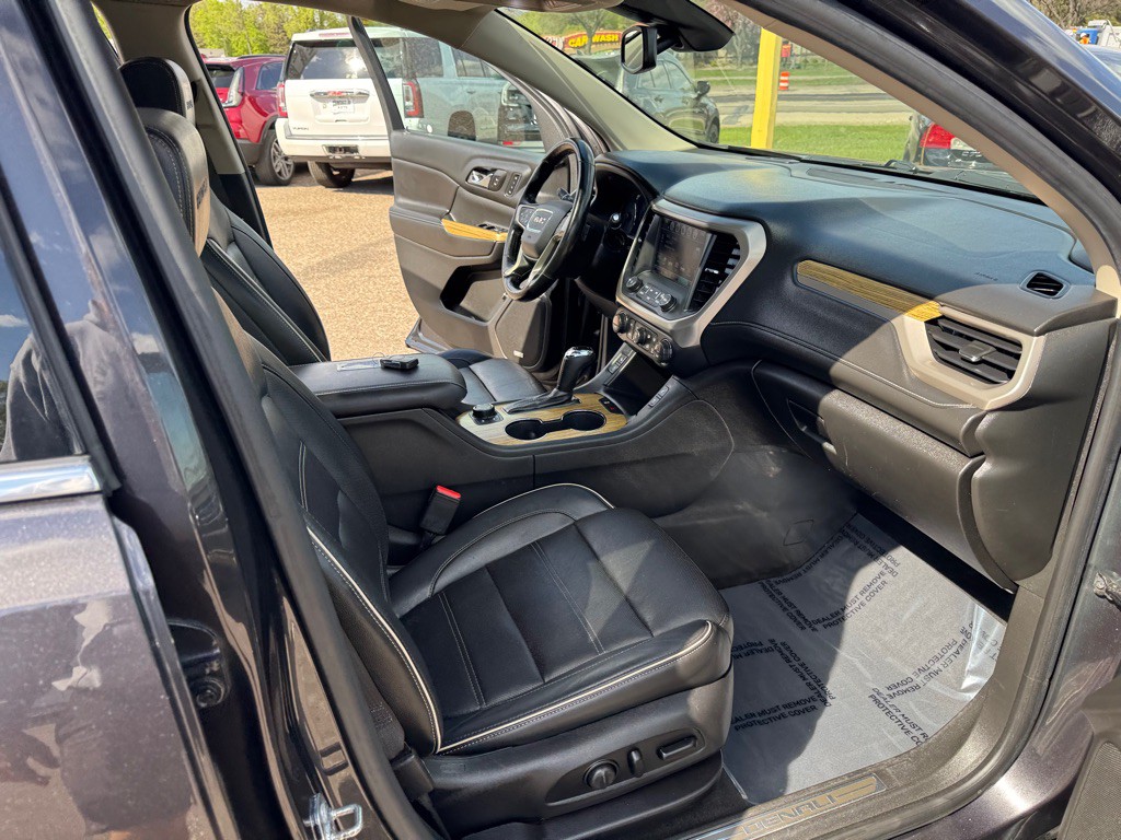 2017 GMC Acadia Image 31