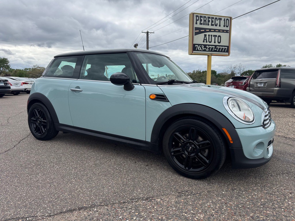 2012 MINI Cooper Image 2