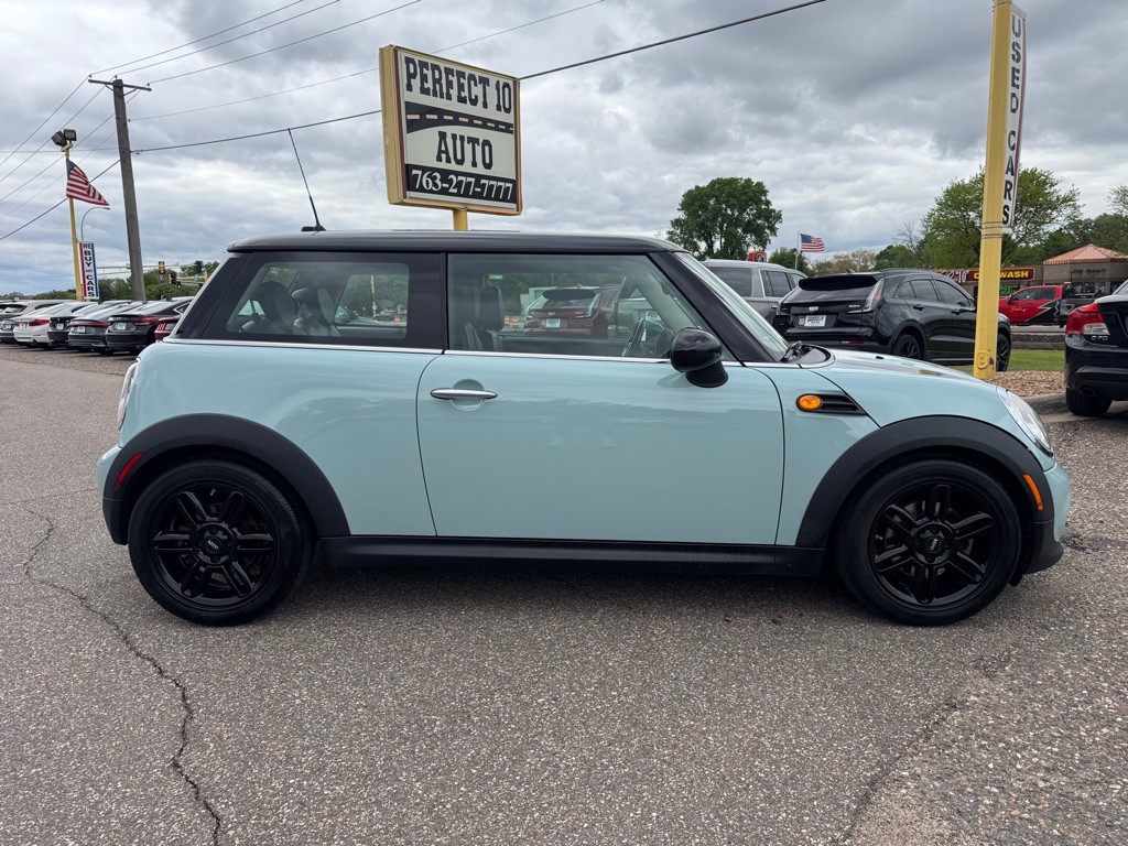 2012 MINI Cooper Image 3
