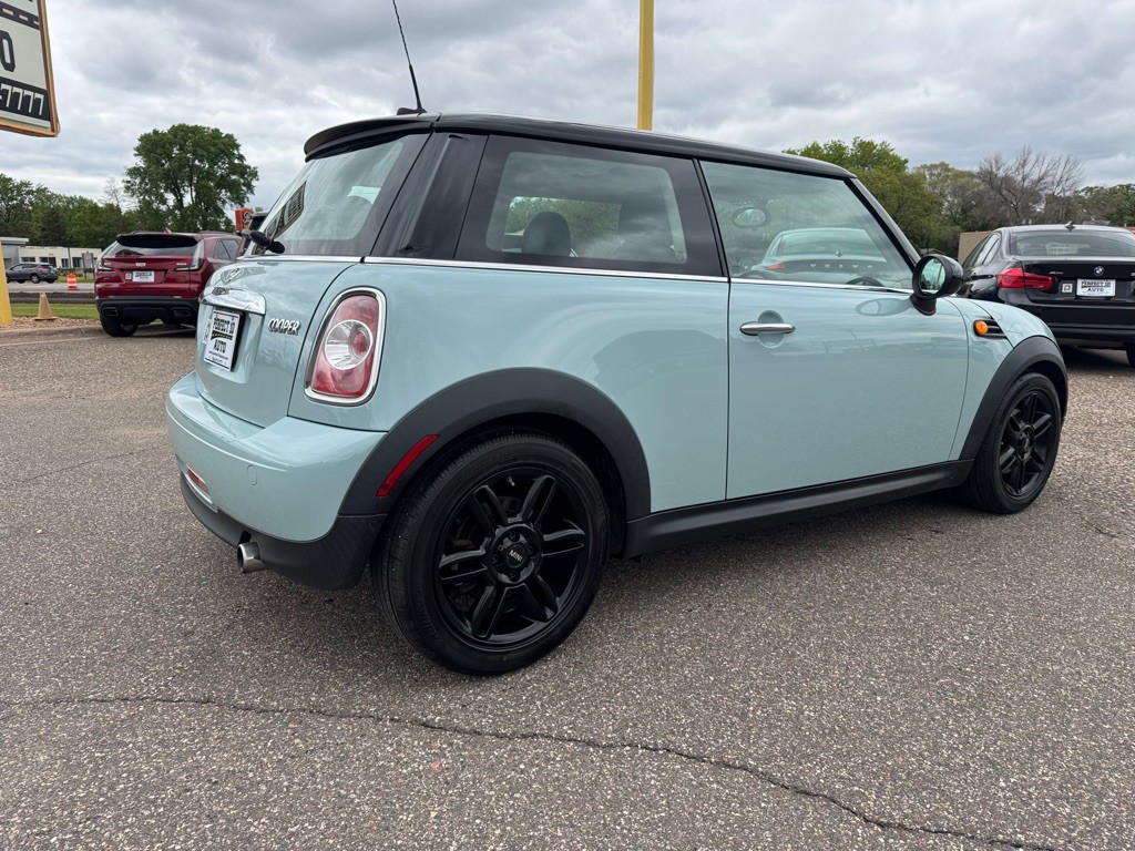 2012 MINI Cooper Image 4