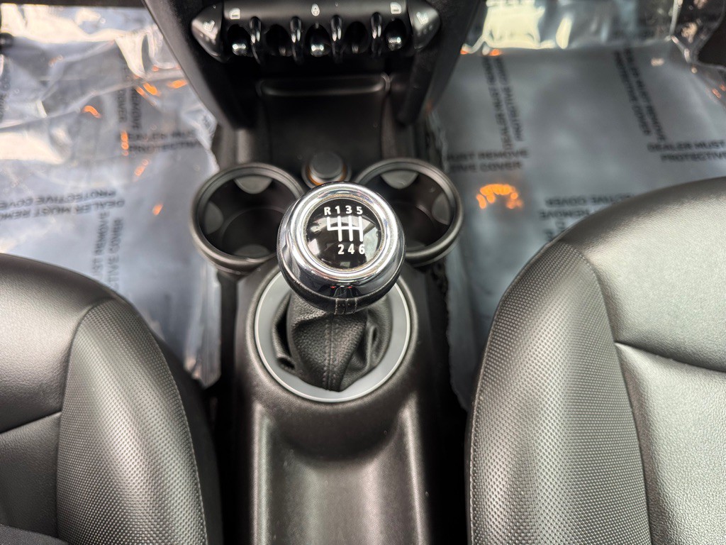 2012 MINI Cooper Image 26