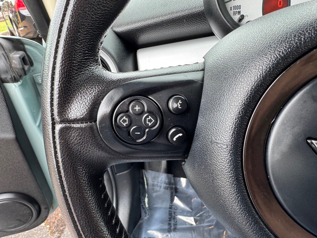 2012 MINI Cooper Image 31