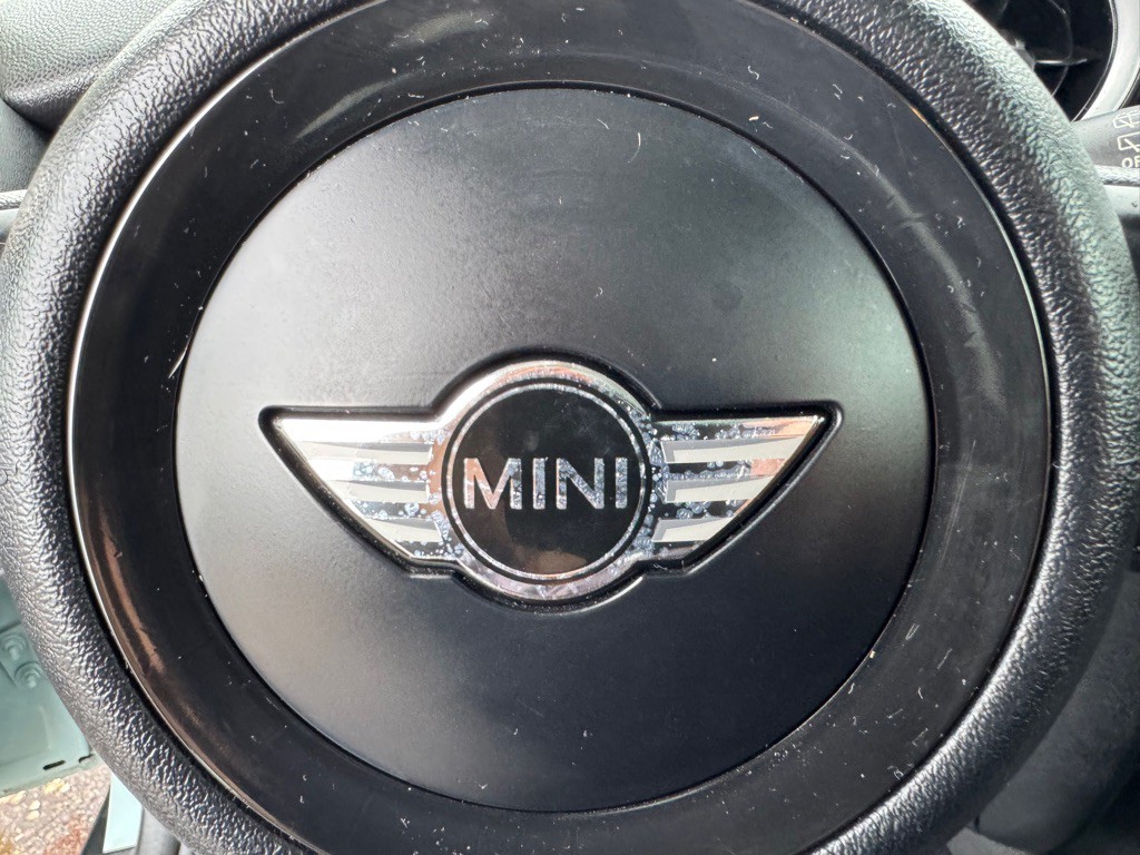 2012 MINI Cooper Image 32