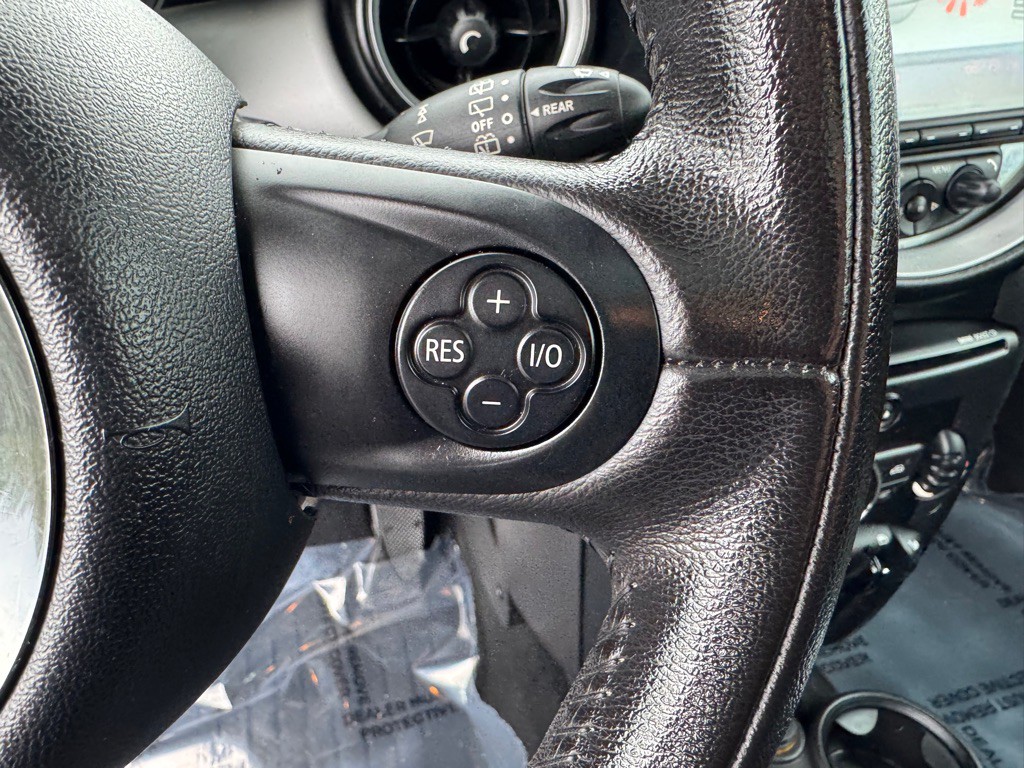 2012 MINI Cooper Image 33