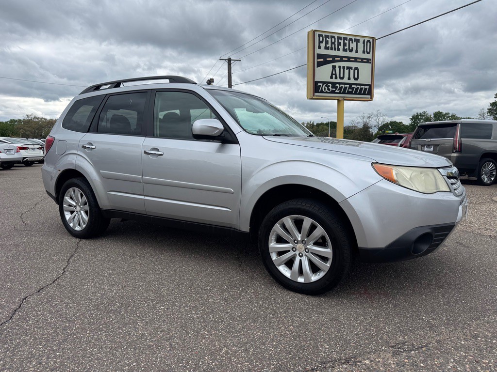 2011 Subaru Forester Image 2