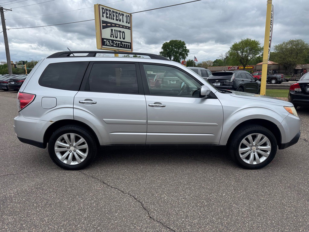 2011 Subaru Forester Image 3