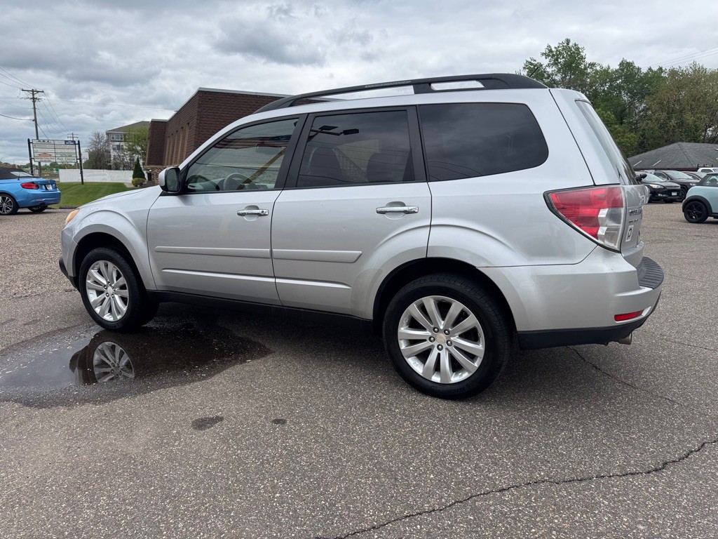 2011 Subaru Forester Image 8