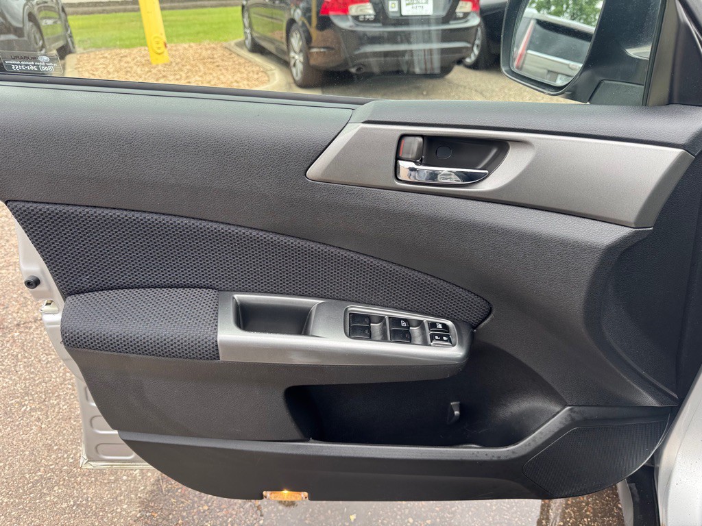 2011 Subaru Forester Image 17