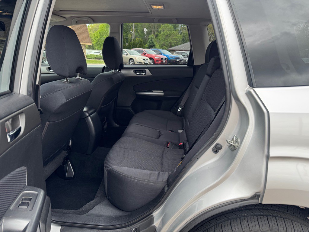 2011 Subaru Forester Image 18
