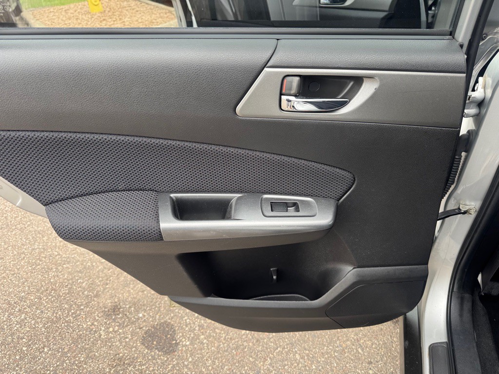 2011 Subaru Forester Image 20