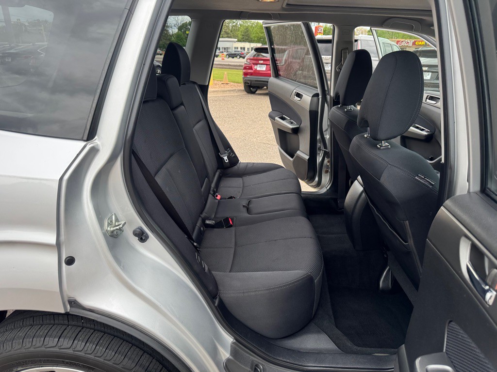 2011 Subaru Forester Image 23