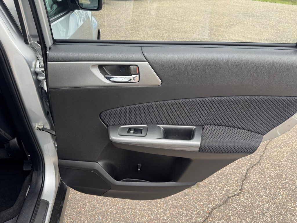 2011 Subaru Forester Image 25